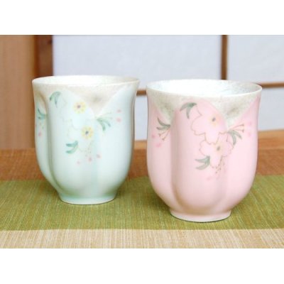 画像2: 華の舞（グリーン・ピンク） 桜夫婦湯呑（木箱入）